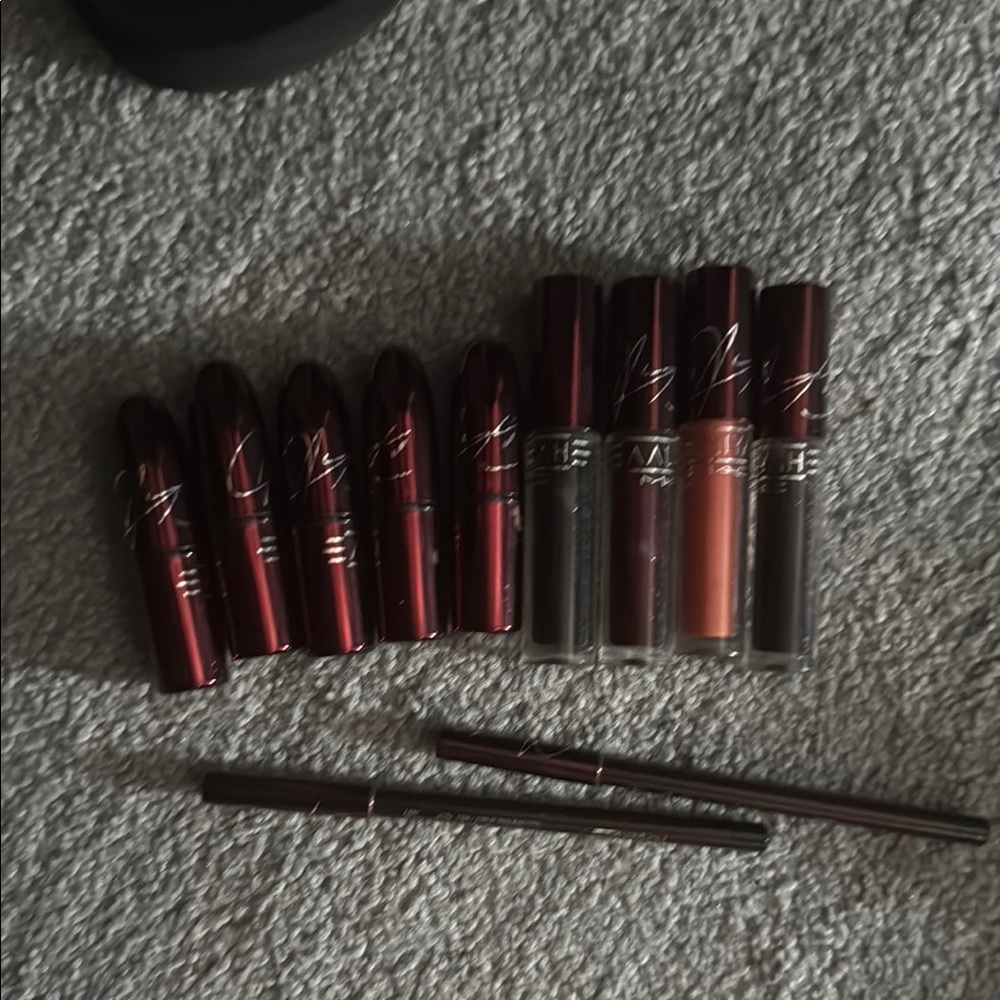MAC Aaliyah Cosmetics Lipstick and Lip Gloss Set - Rich Burgundy and Deep Brown
